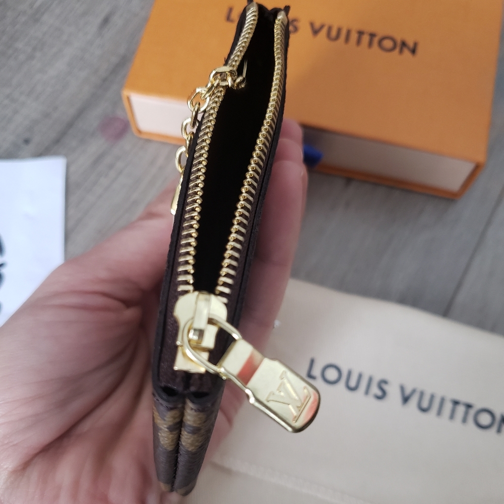Louis Vuitton monogram key pouch - Picture 8 of 8